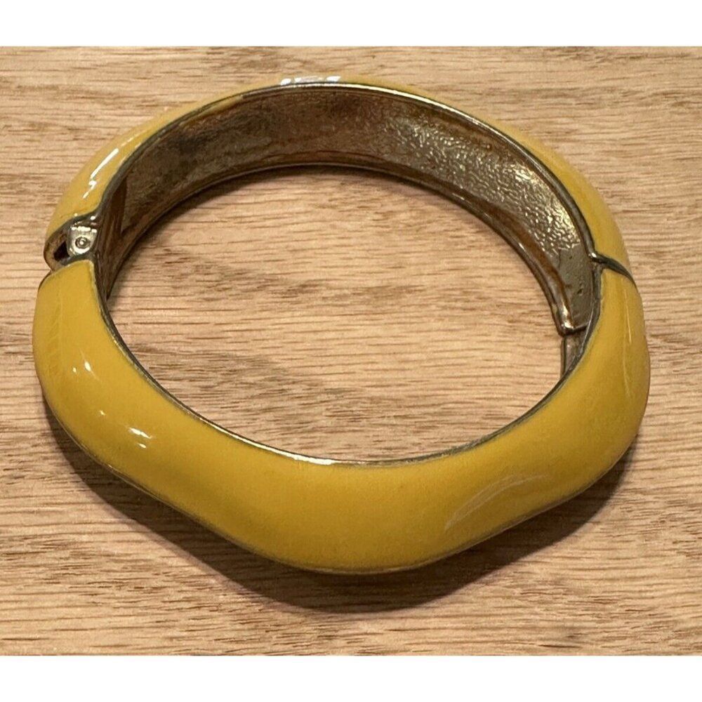 Vtg 70s Hinged Enamel Harvest Gold Tone Bangle Clamp BRACELET Cos Play Costume
